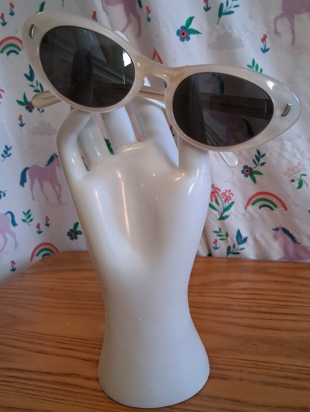 EUC Vintage 50s Marine USA Vivant Ivory Cat Eye Midcentury Retro Pinup Sunglass